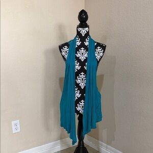 Chic Teal Sleeveless Women's Blouse